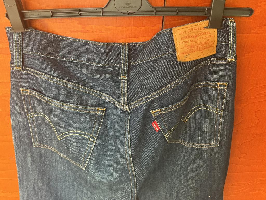 Donkerblauwe jeans Levi’s 501, W28-L32, Ophalen of Verzenden, Gedragen, Blauw, W32 (confectie 46) of kleiner