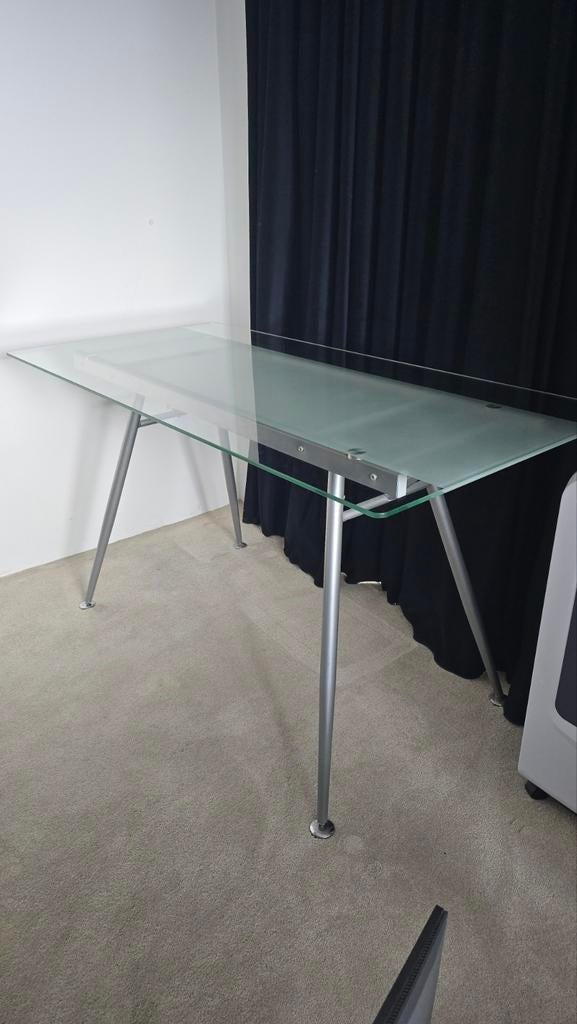 Glazen bureau met stalen onderstel, Ophalen, Gebruikt, Bureau
