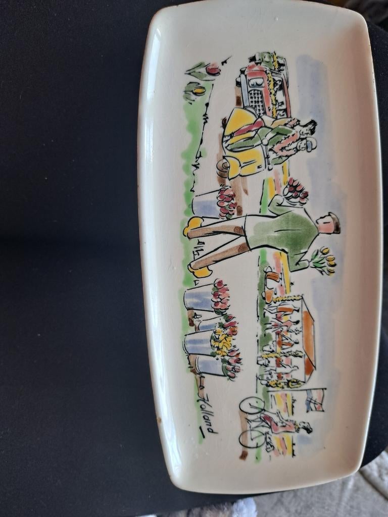 Gouda Holland schaal met bloemenmarkt tafereel, Antiek en Kunst, Ophalen of Verzenden