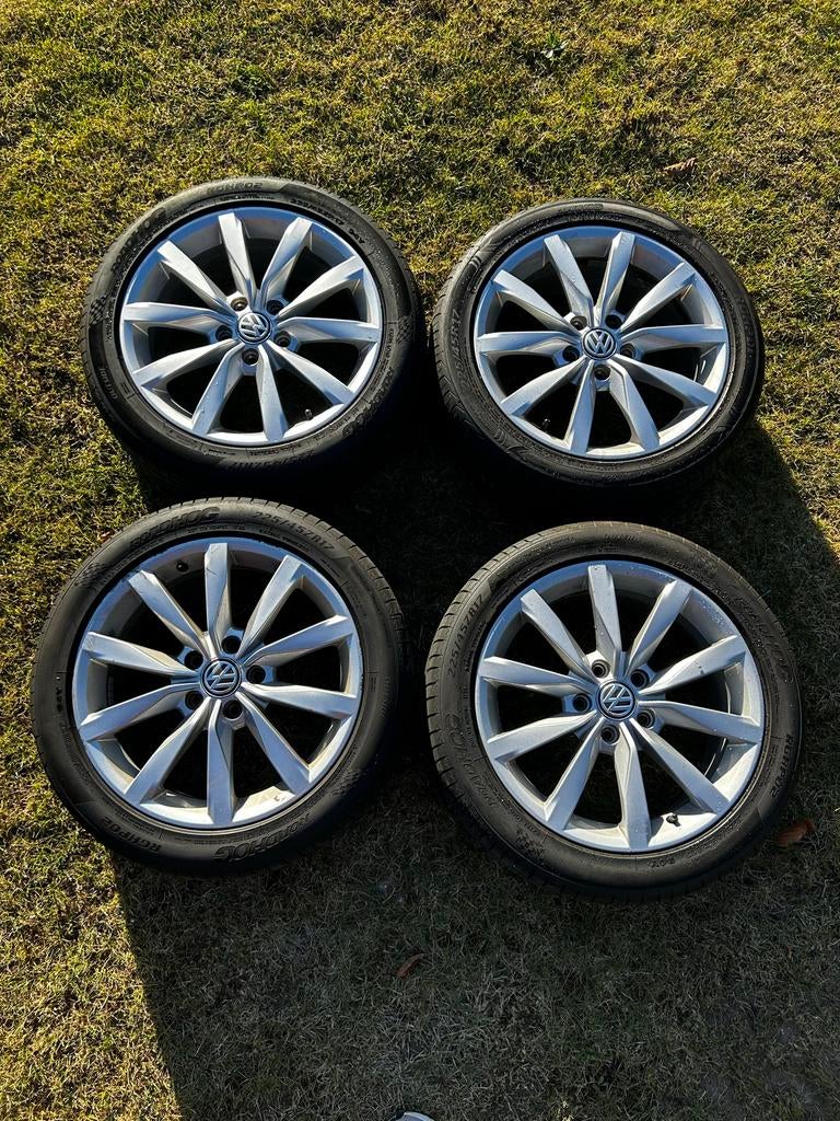 Volkswagen 17” Dijon velgen met banden, Ophalen, Gebruikt, Banden en Velgen, 17 inch