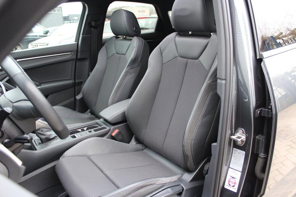 Audi Q3 Sportback 45 TFSI e 3x S-Line | Panoramadak| Black o, Zwart, Leder en Stof, Nieuw, SUV of Terreinwagen