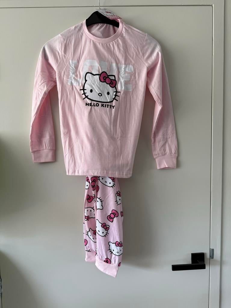 Nieuwe Hello Kitty pyjama - Maat 146/152, Ophalen of Verzenden, Nieuw, Meisje, Nacht- of Onderkleding