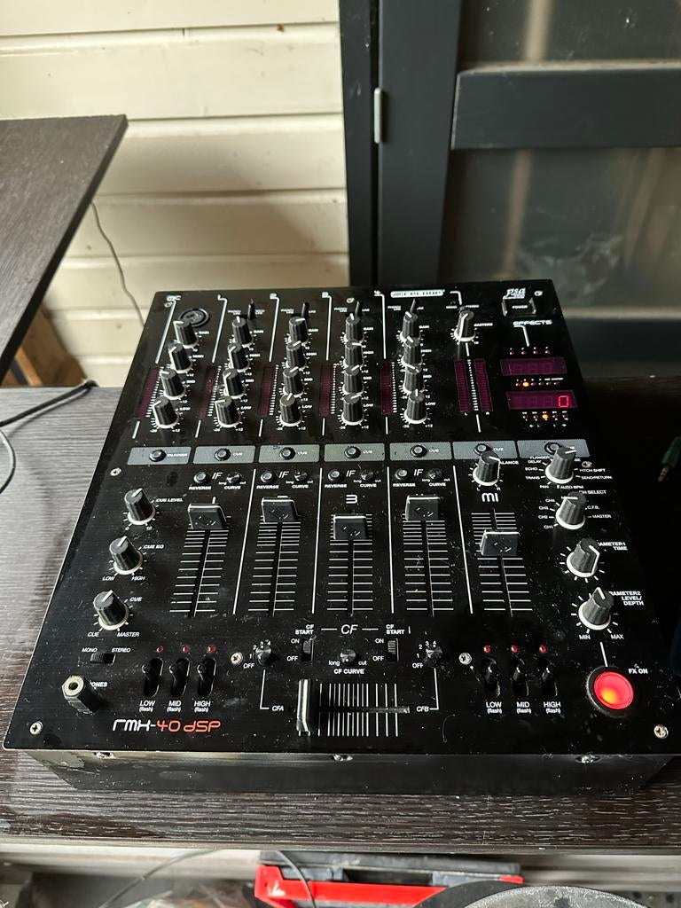Reloop RMX-40 DSP mengpaneel mixer, Muziek en Instrumenten, Verzenden, Gebruikt, Minder dan 5 kanalen, Microfooningang