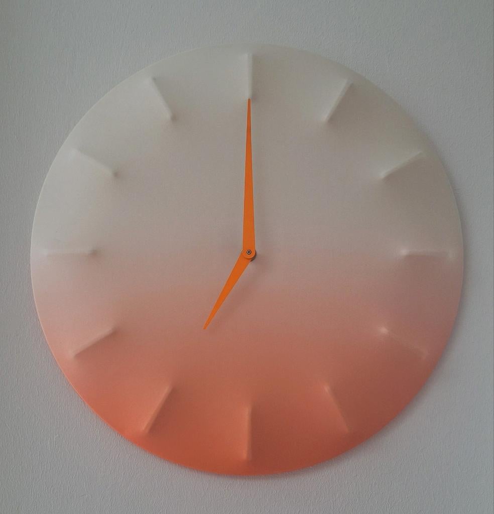 Ikea vintage neon ombré klok Sprallis by Maria Bailova, Ophalen of Verzenden, Zo goed als nieuw, Wandklok