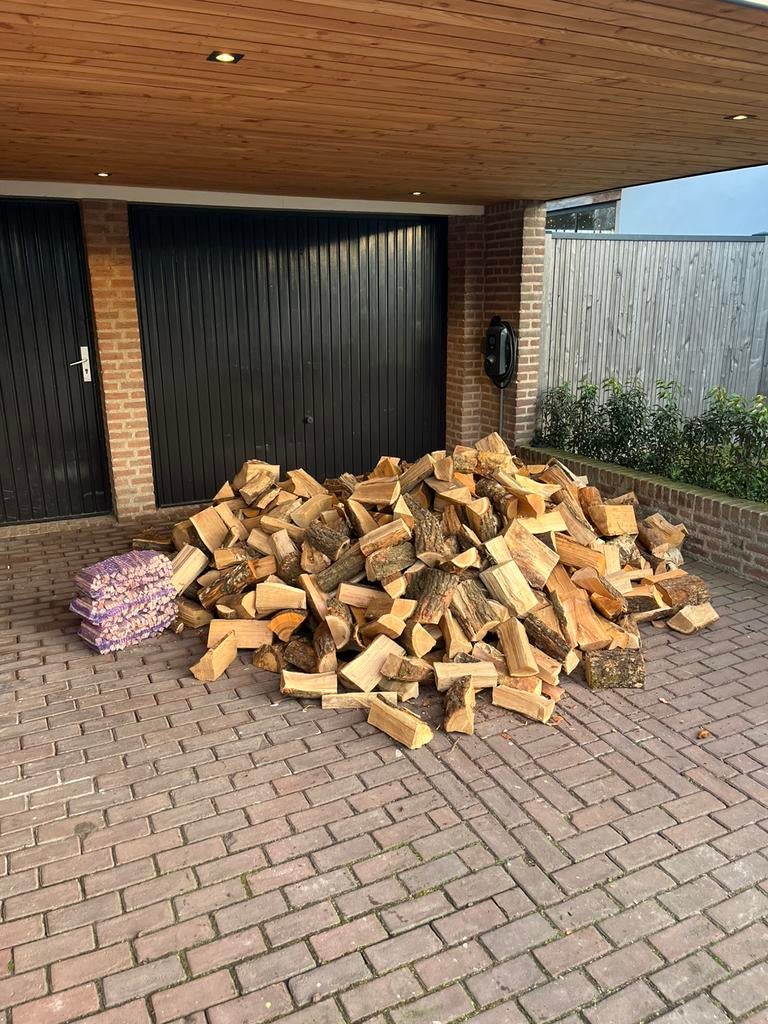 Haardhout droog direct te stoken🔥🪵 LENTEACTIE!
