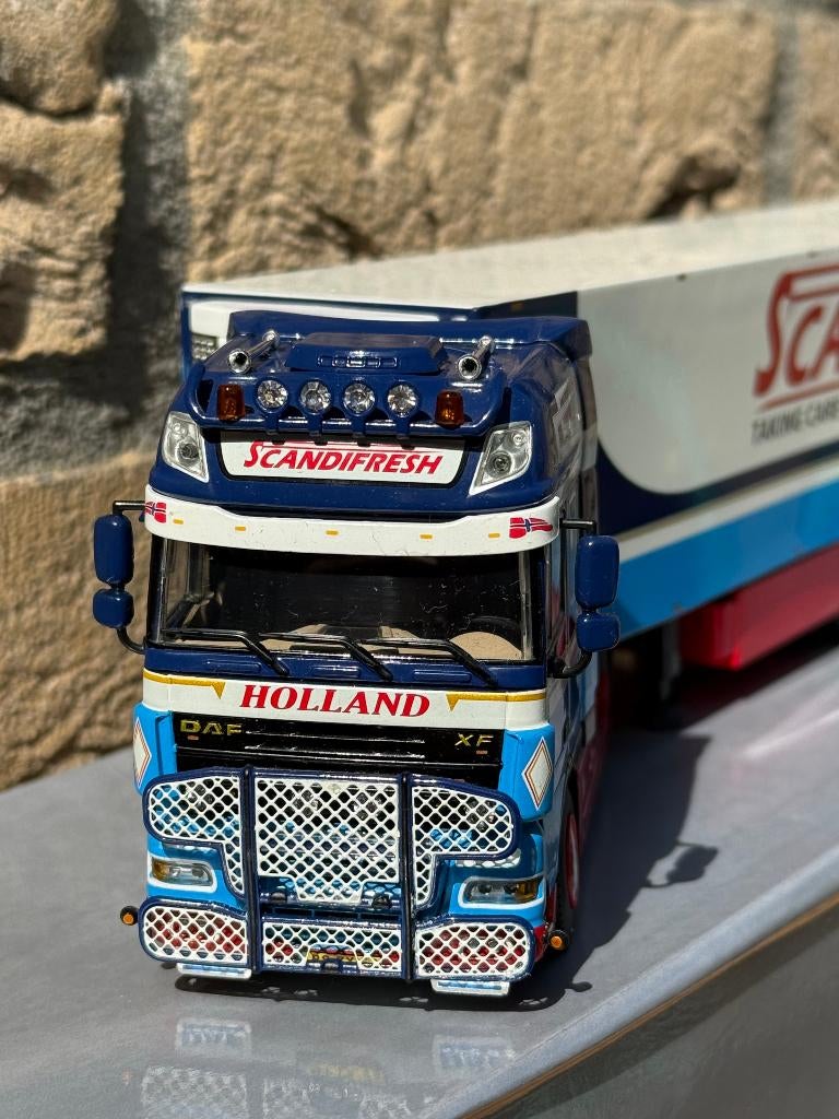 Wsi Scandifresh Daf XF 105 met koel oplegger in doos, Hobby en Vrije tijd, Modelauto's | 1:50, Ophalen of Verzenden, Zo goed als nieuw
