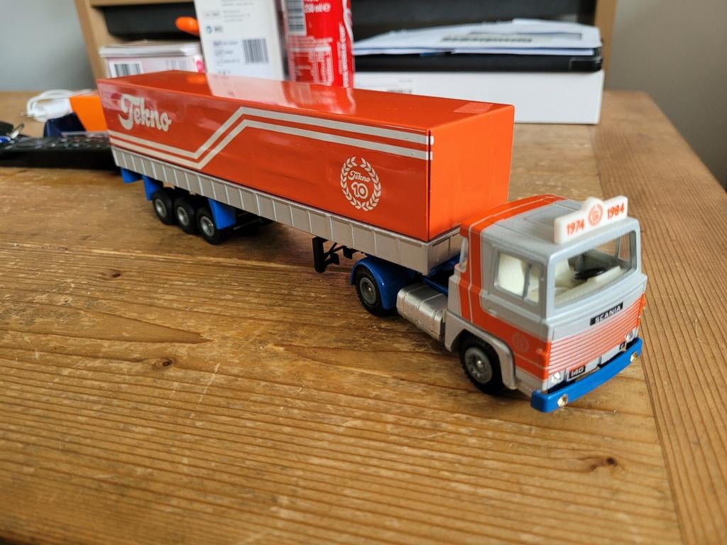Scania 141 tekno oplegger, Hobby en Vrije tijd, Modelauto's | 1:50, T, T, Zo goed als nieuw, Tekno