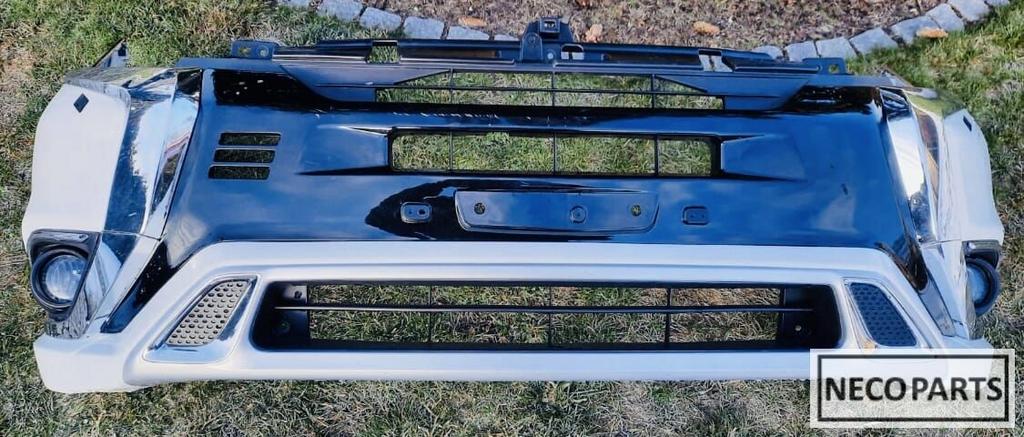 MITSUBISHI OUTLANDER BUMPER VOORBUMPER 2018-2020, Gebruikt, -, -, Ophalen of Verzenden