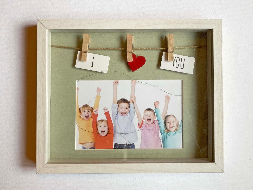 Woonaccessoire: wit fotolijstje 23 x 19 cm voor aan de muur, Ophalen of Verzenden, Gebruikt