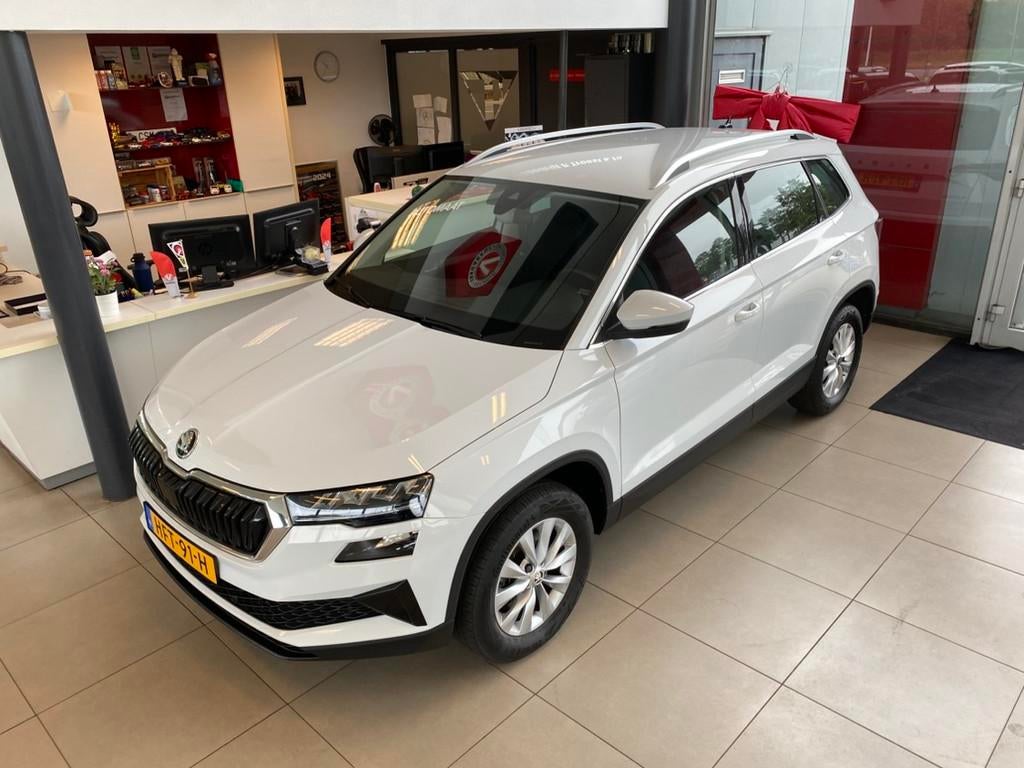 Skoda Karoq 1.5 TSI ACT Business EditionAutomaat,Navigatie,A, Stof, 4 cilinders, Wit, Karoq