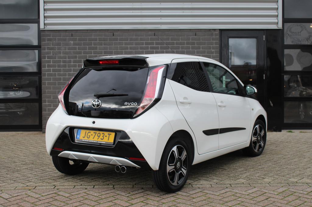 Toyota Aygo 1.0 VVT-i X-Sport / Carplay / Navigatie / N.A.P., Auto's, Toyota, Voorwielaandrijving, Stof, Gebruikt, Met garantie (alle)