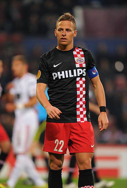 GEZOCHT balazs dzsudzsak psv uitshirt 2009/2010, Ophalen of Verzenden, Zo goed als nieuw, PSV, Shirt