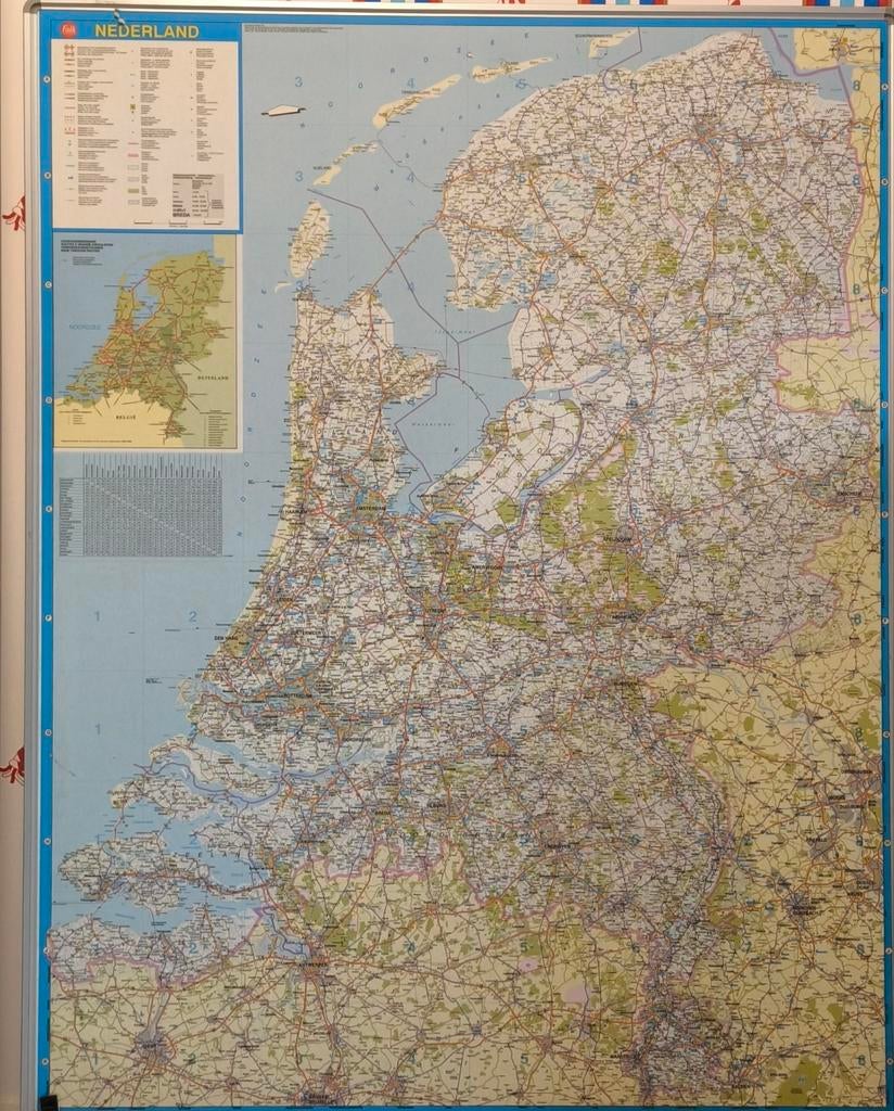 Landkaart van Nederland en whiteboard, Ophalen, Zo goed als nieuw