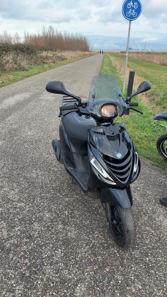 Piaggio zip 4 takt 2v, Ophalen, Gebruikt, Maximaal 45 km/u, Zip