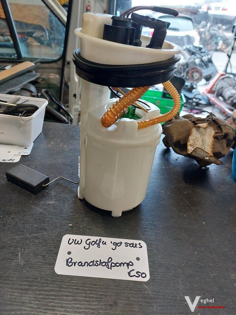 VW Golf 4 5drs brandstofpomp '98, Auto-onderdelen, Brandstofsystemen, Gebruikt, Ophalen of Verzenden