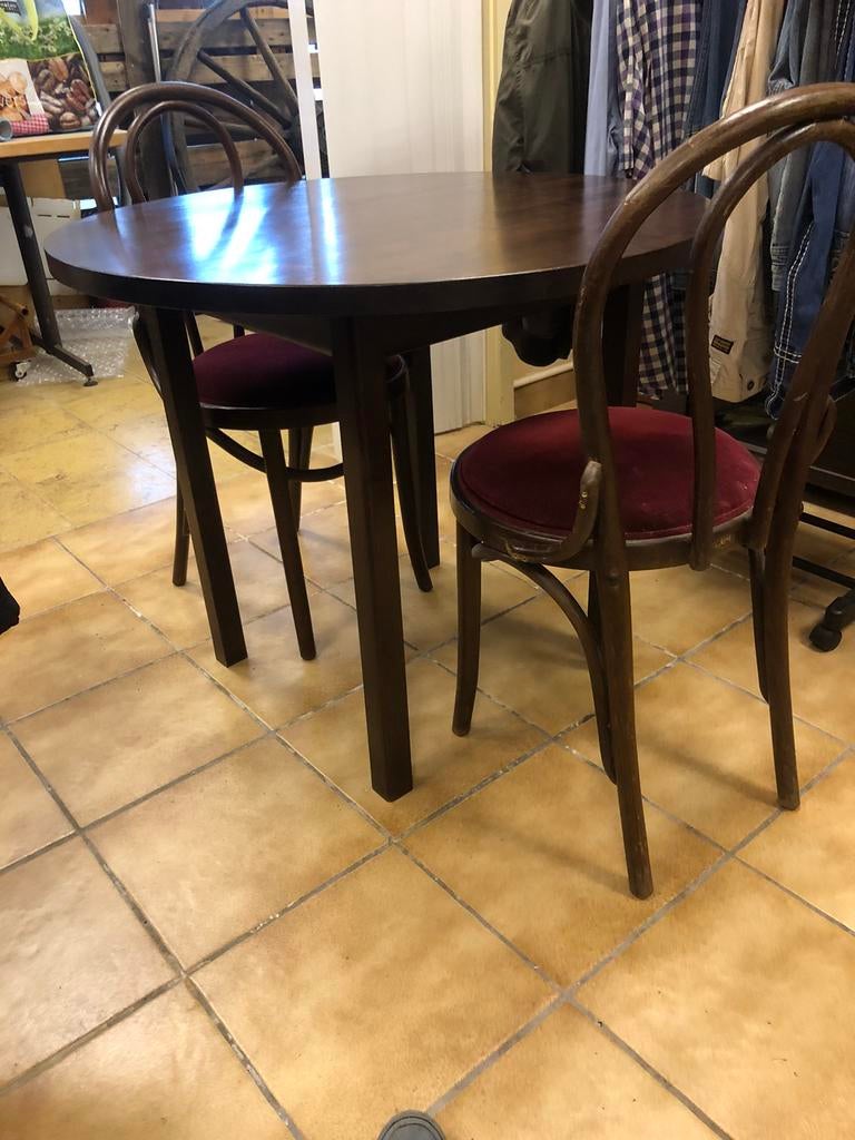 Ronde donker eiken eettafel met 4 stoelen stoffen zitting, Huis en Inrichting, Gebruikt, Donker Horeca eiken, Rond, Ophalen of Verzenden