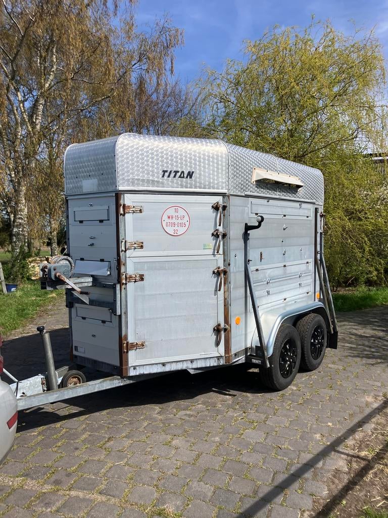 Titan veetrailer, Ophalen