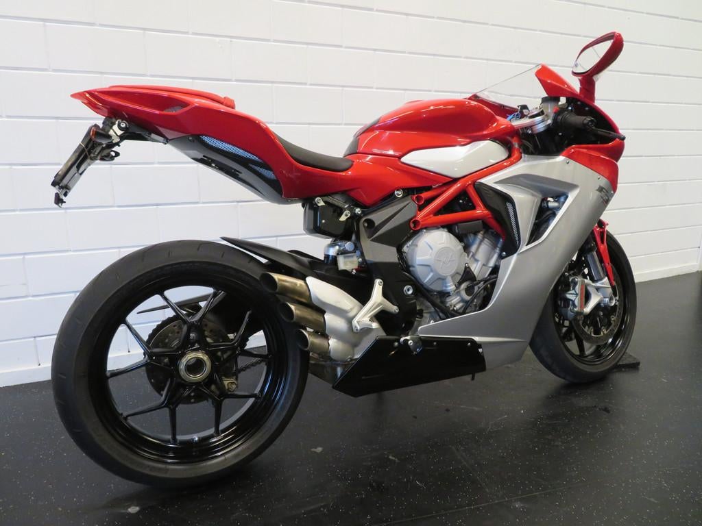 MV Agusta F3 800 ABS PERFECTE STAAT! (bj 2015) - foto 3