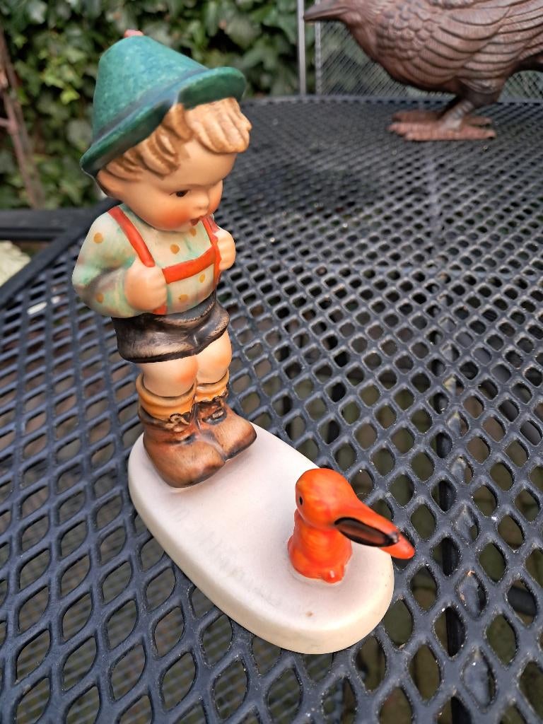 Goebel ,M.J.Hümmel ,jager met konijn ,hoogte 12 cm, Antiek en Kunst, Ophalen of Verzenden