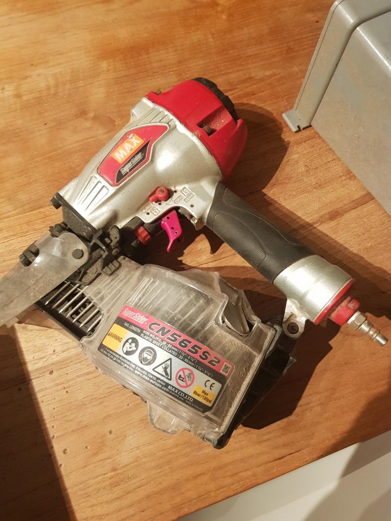 Rol tacker, Doe-het-zelf en Verbouw, Compressors, Minder dan 25 liter, Ophalen, Zo goed als nieuw, Minder dan 200 liter/min