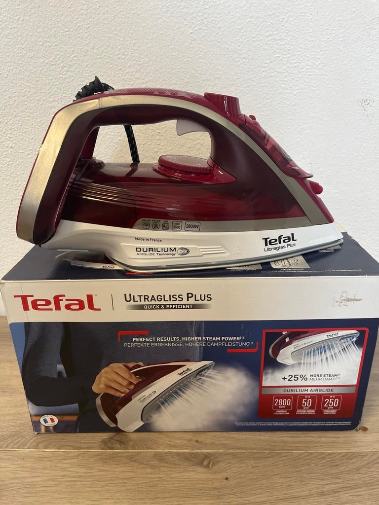 Tefal Ultragliss Plus Strijkijzer 2800W - nieuw in doos, Ophalen of Verzenden, Nieuw, Strijkijzer met snoer