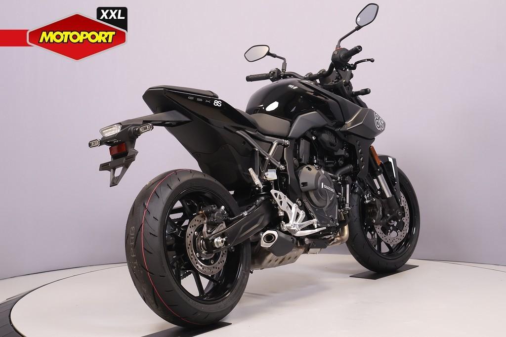 Suzuki GSX GSX-8S - foto 3
