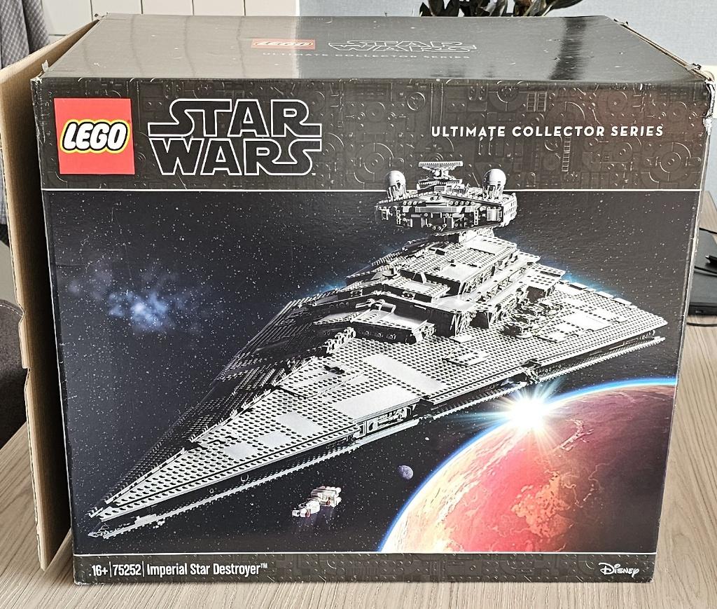75252 Lego Star Wars Imperial Star Destroyer UCS, Ophalen of Verzenden, Zo goed als nieuw, Complete set, Lego