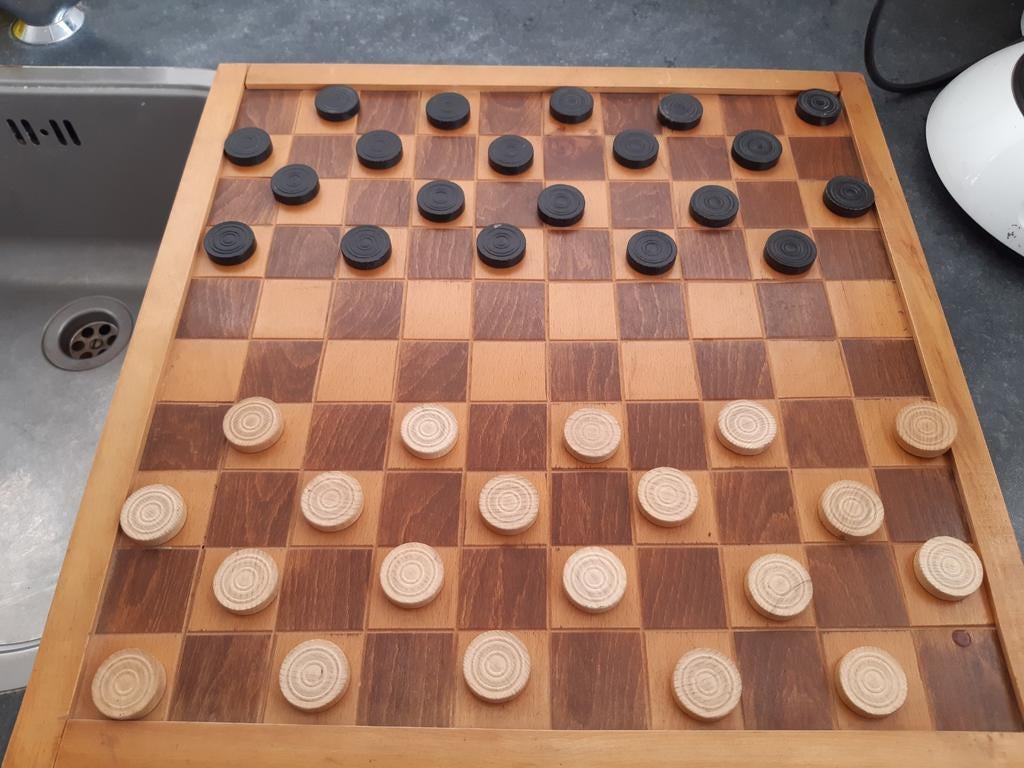 Dambord met stukken /schaakbord, Een of twee spelers, Ophalen of Verzenden, Zo goed als nieuw