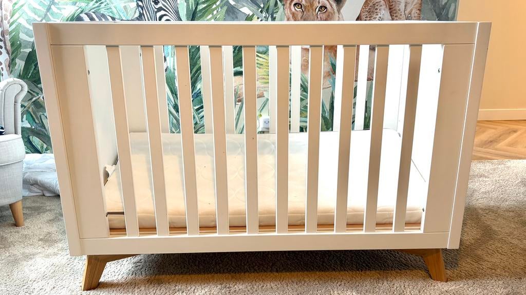 Stevig wit ledikant (60x120), Kinderen en Baby's, Ophalen, Gebruikt