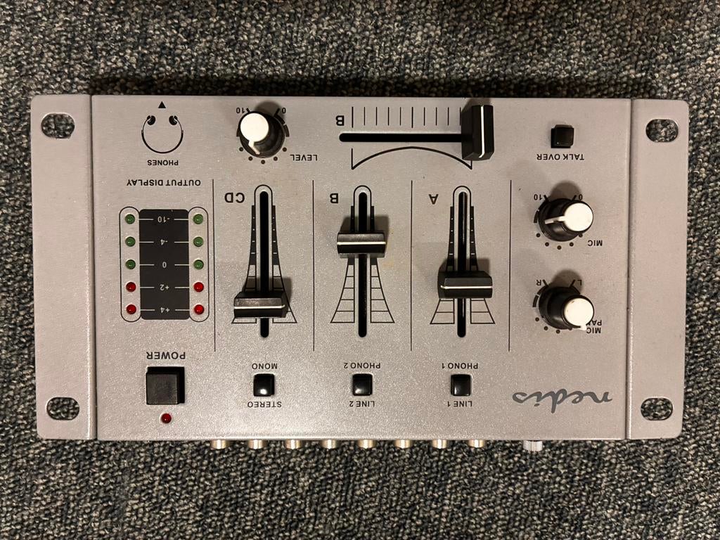 Gebruikte Nedis DJ Mixer - Compact en Functioneel, Ophalen of Verzenden, Gebruikt, Dj-set, Overige merken