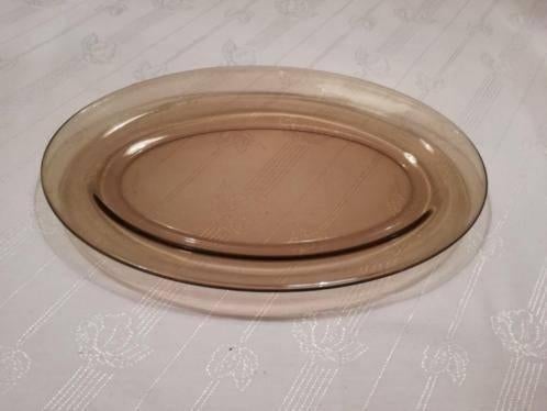 Vintage rookglas ovale serveer schaal Arcoroc  € 7,50, Huis en Inrichting, Schaal, Ophalen of Verzenden, Ovaal, Glas
