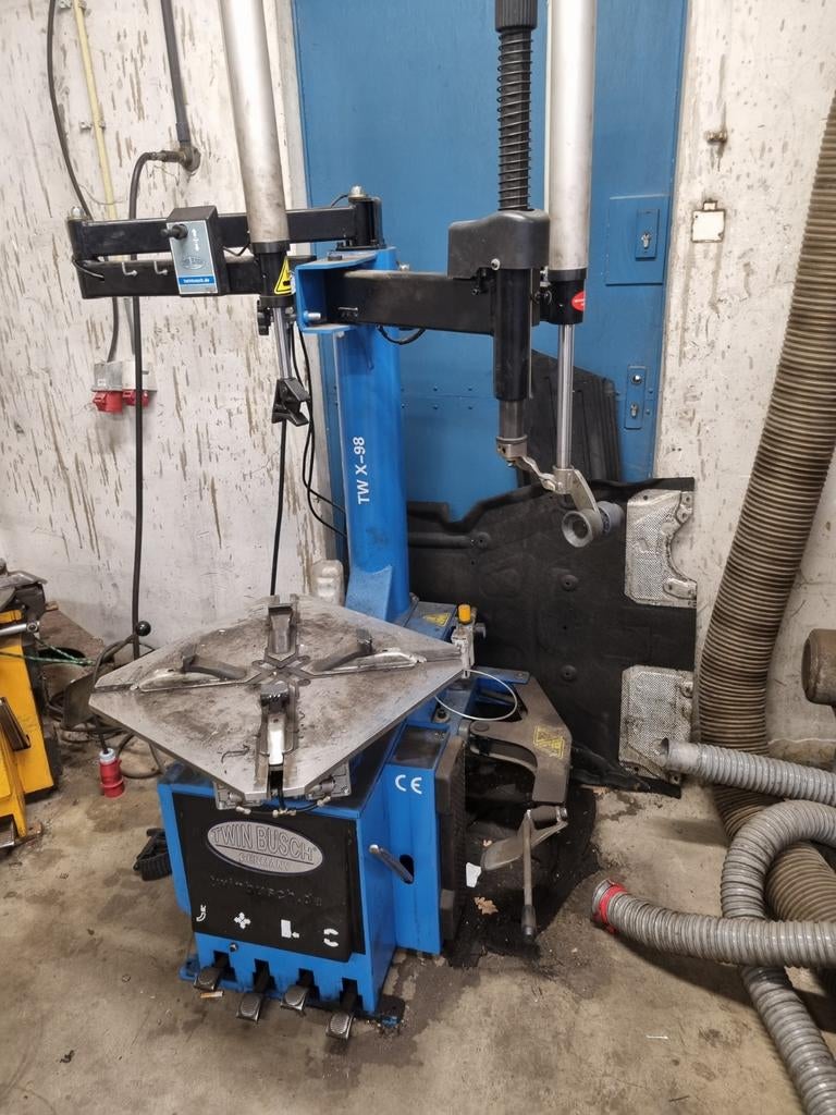 Twinbusch demontage/montage apparaat. 2 jaar oud, Ophalen of Verzenden, Zo goed als nieuw, Elektrisch, Tuinfrees