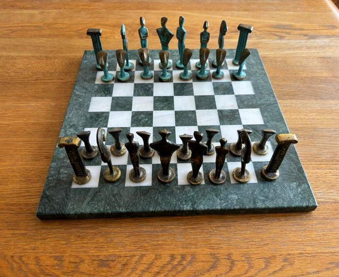 Schaakspel - Grieks / Cycladische stijl - marmer & brons, Een of twee spelers, Ophalen of Verzenden, Zo goed als nieuw