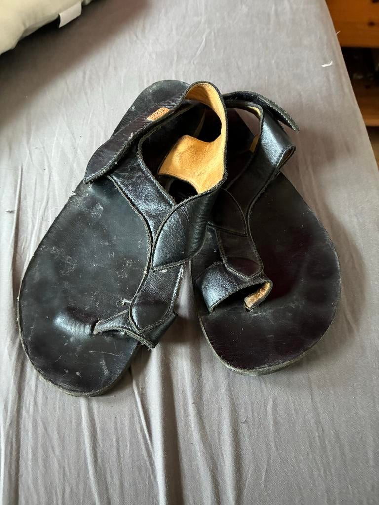 Barefoot Tikki Zwarte leren sandalen maat 41, Ophalen of Verzenden, Gedragen, Zwart, Sandalen of Muiltjes