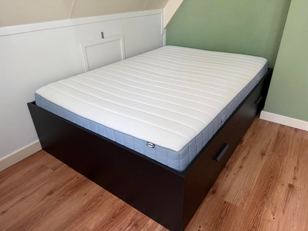 IKEA BRIMNES twijfelaar (zwart) (+ matras), Ophalen, Zwart, 140 cm, Zo goed als nieuw