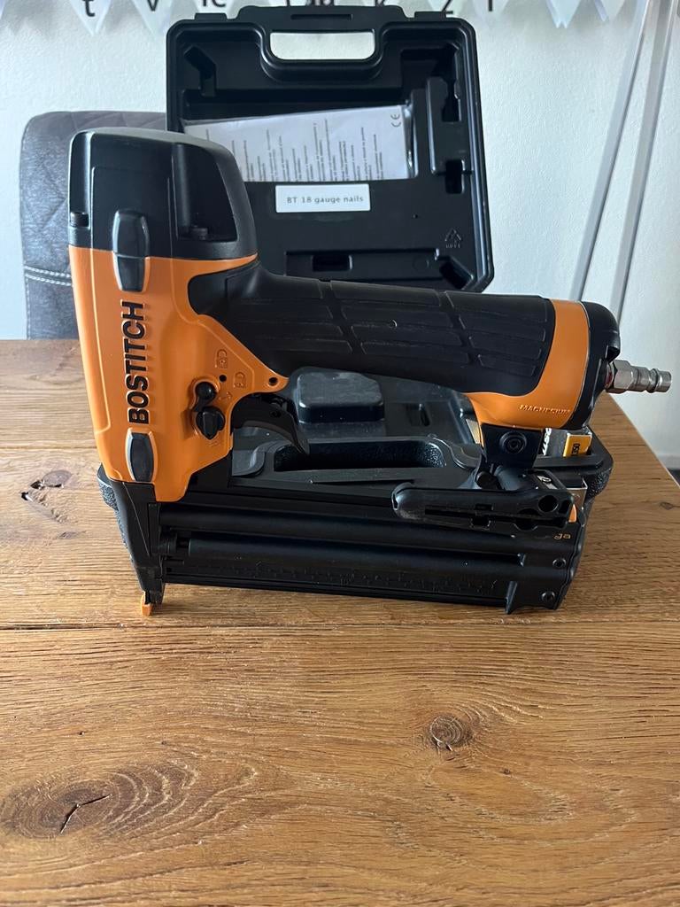 Bostitsch bt1855-e tracker, Ophalen, Zo goed als nieuw