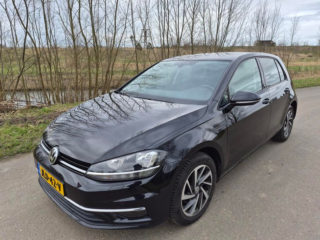 Volkswagen Golf 7.5 1.4 TSI 125pk 5D 2017 Zwart, Voorwielaandrijving, Euro 6, 4 cilinders, Zwart