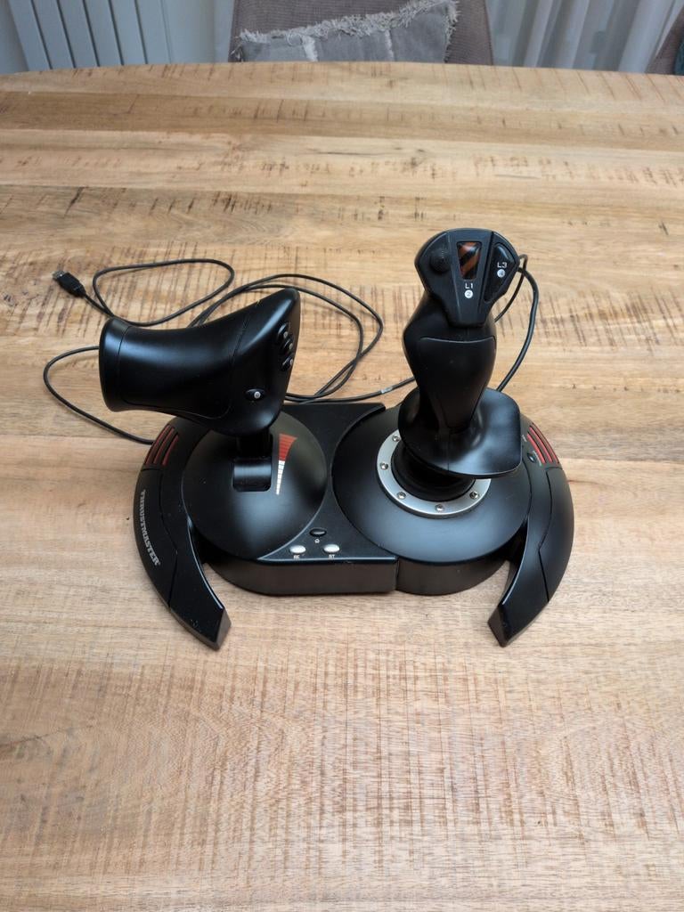 Thrustmaster HOTAS Flight Stick & Throttle Controller, Spelcomputers en Games, Ophalen