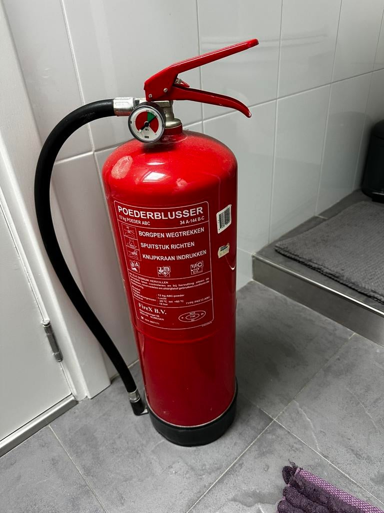 Brandblusser 12KG poeder, Ophalen, Zo goed als nieuw