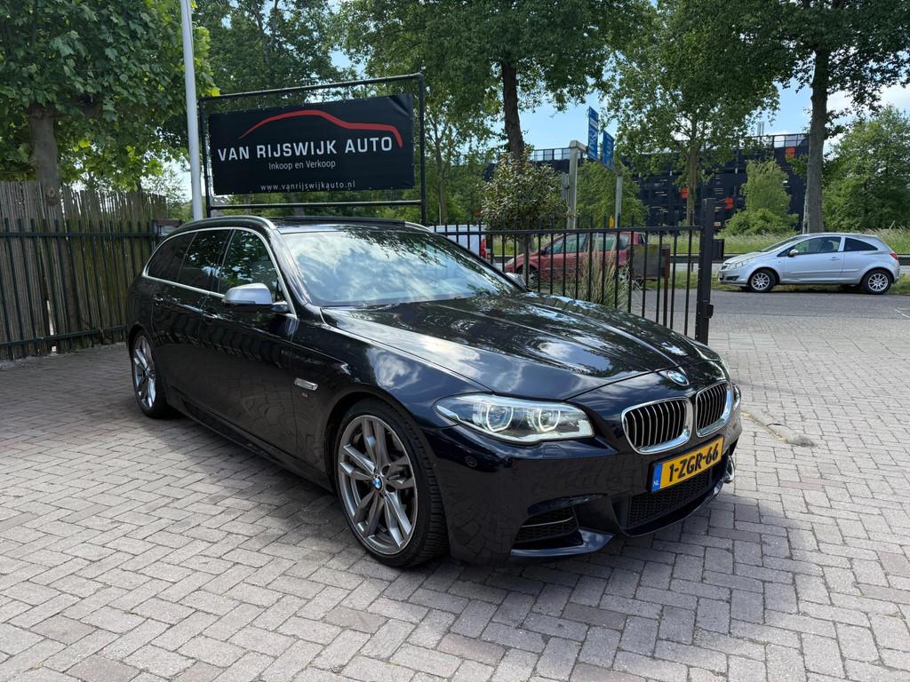 BMW 5-serie Touring M550xd Pano Xenon H&K Camera Nav Stoelve, Automaat, Gebruikt, Euro 6, 2993 cc