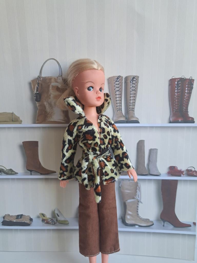 Panter outfit 2 delig outfit barbie sindy fleur excl pop, Ophalen of Verzenden, Gebruikt, Kleertjes