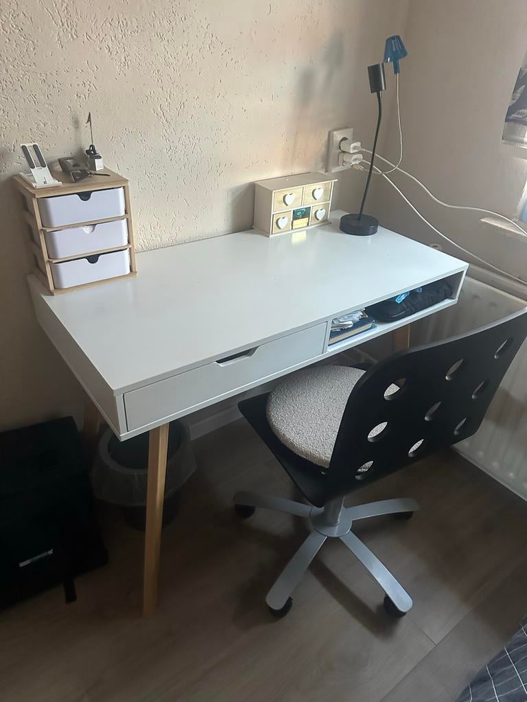 IKEA bureautafel wit/hout met 1 lade - in goede staat, Huis en Inrichting, Bureaus, Ophalen, Gebruikt, Scandinavisch, Met lades