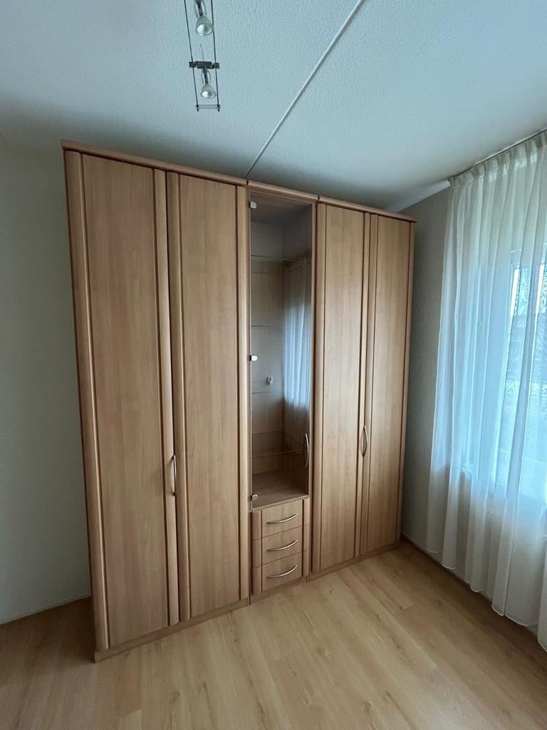 Lichteiken kast, Ophalen