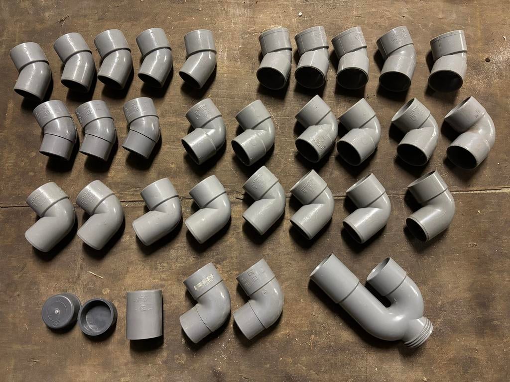 40mm pvc hulpstukken, bochten, moffen en doppen, Doe-het-zelf en Verbouw, Buizen en Afvoer, Zo goed als nieuw, Overige typen, Pvc