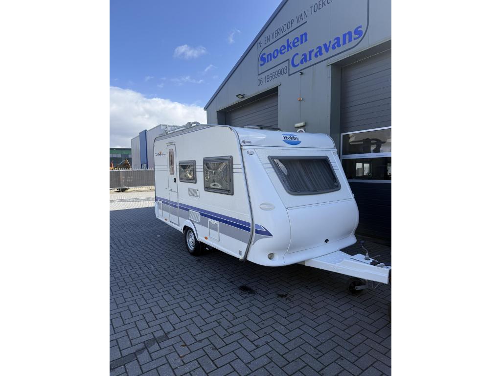Hobby 400 de luxe .mover TEVENS INKOOP CARAVANS, Kachel, Hobby, Bedrijf, Treinzit