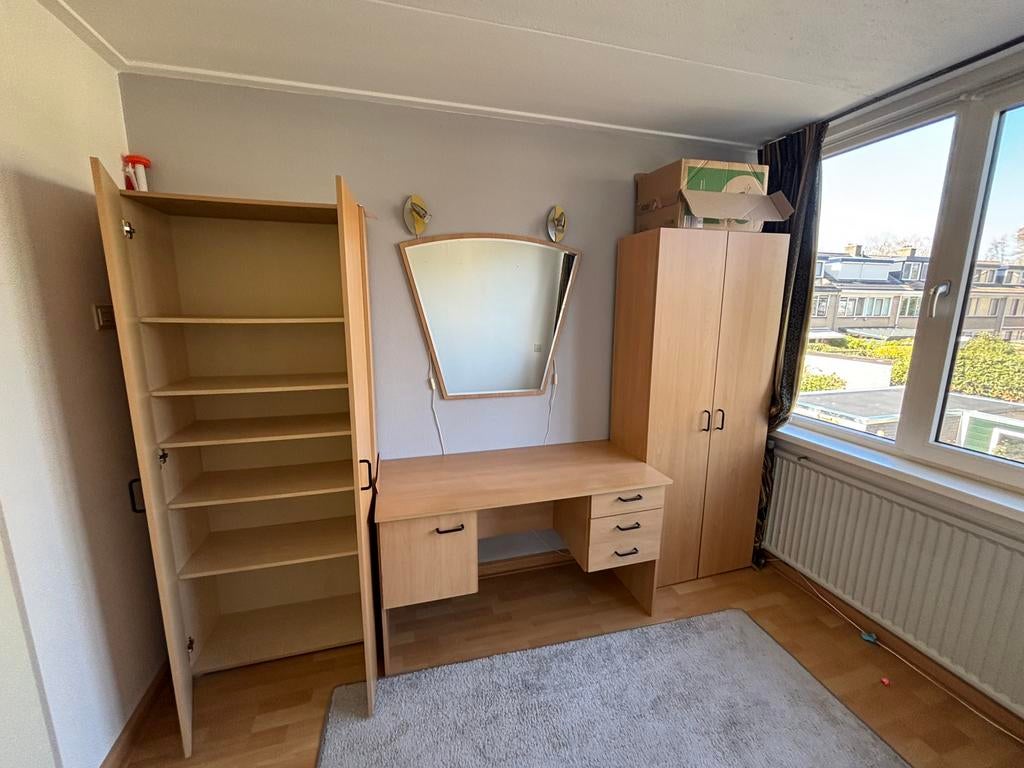 Houten Bureau + Kasten, Ophalen
