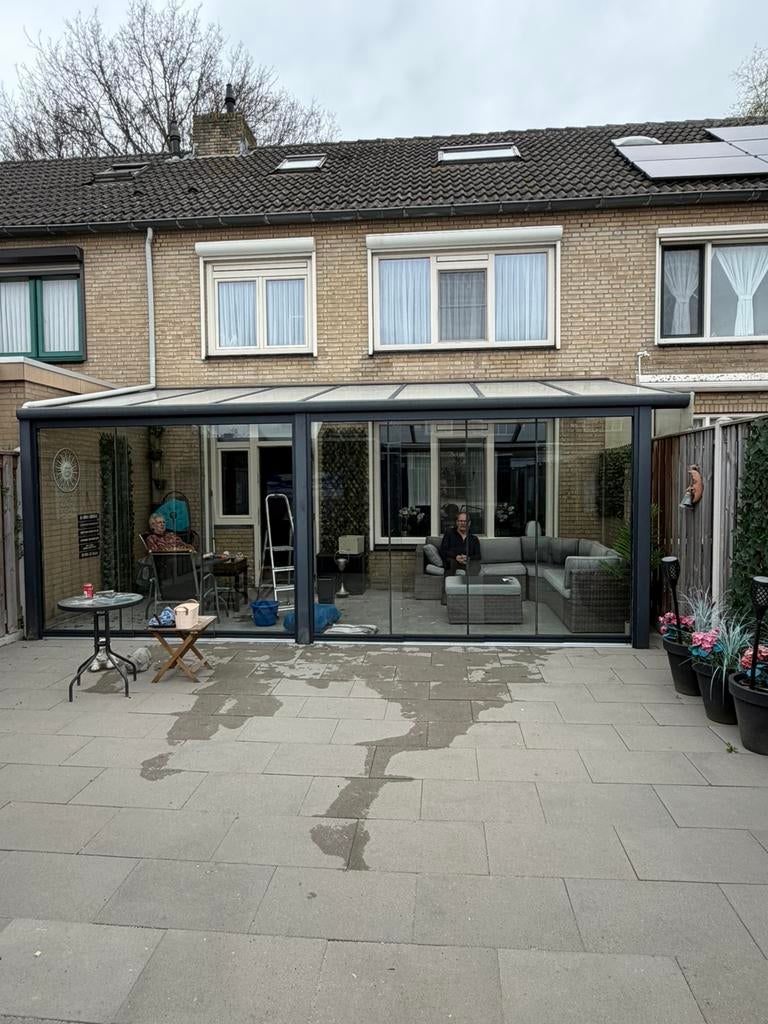 Glazen schuifdeuren en rolluiken en kozijnen, Huizen en Kamers, Kamers te huur, Breda