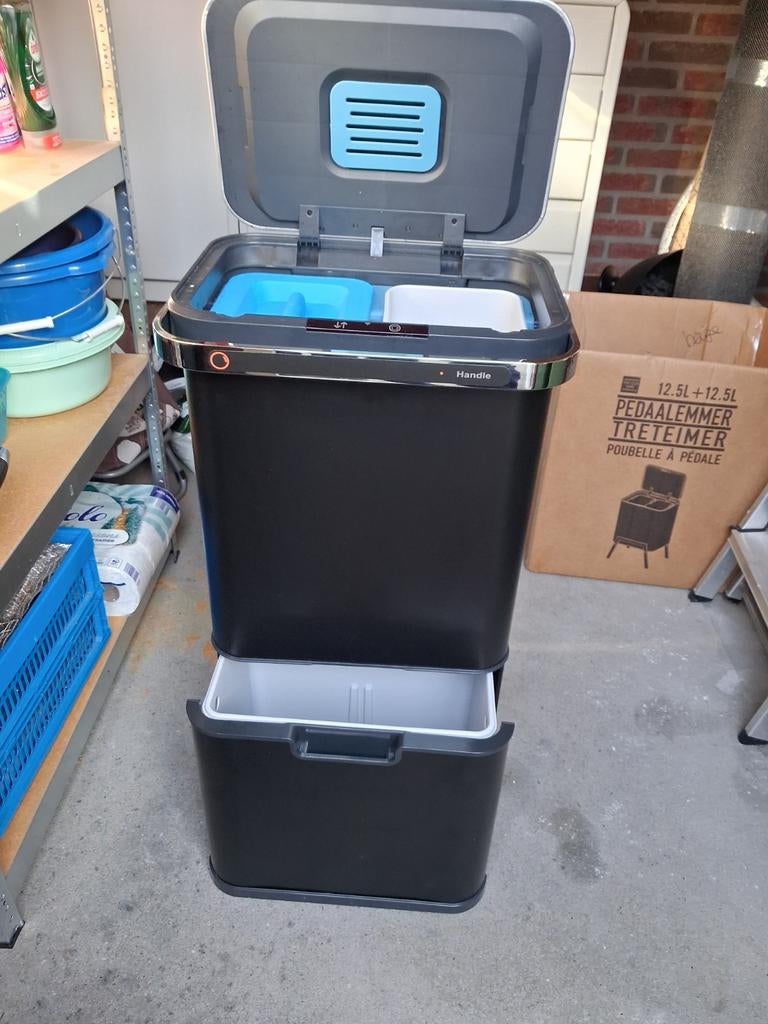 Prullenbak met sensor en afvalscheiding, Huis en Inrichting, Woonaccessoires | Prullenbakken, Gebruikt, Kunststof, 75 cm of meer