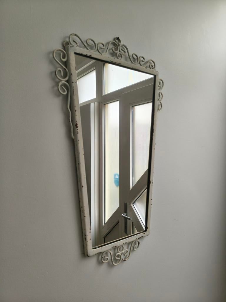 Brocante spiegel met sierlijk metalen frame, Ophalen