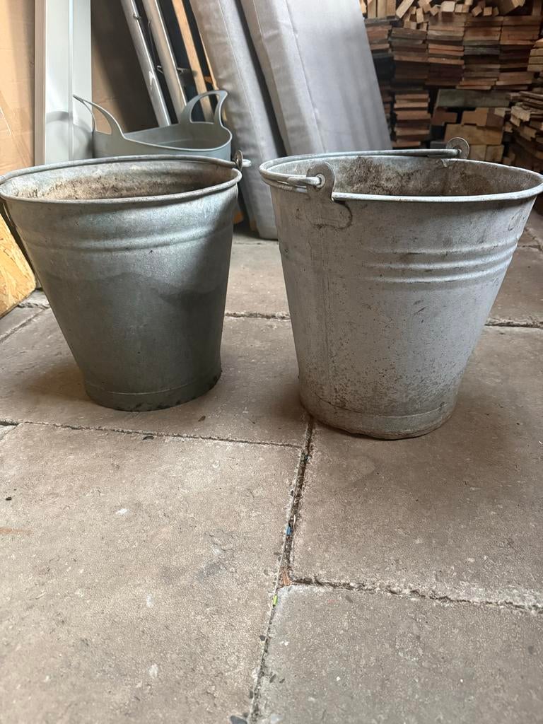 2 zinken emmers, Gebruikt, Met handgreep, ., Ophalen of Verzenden